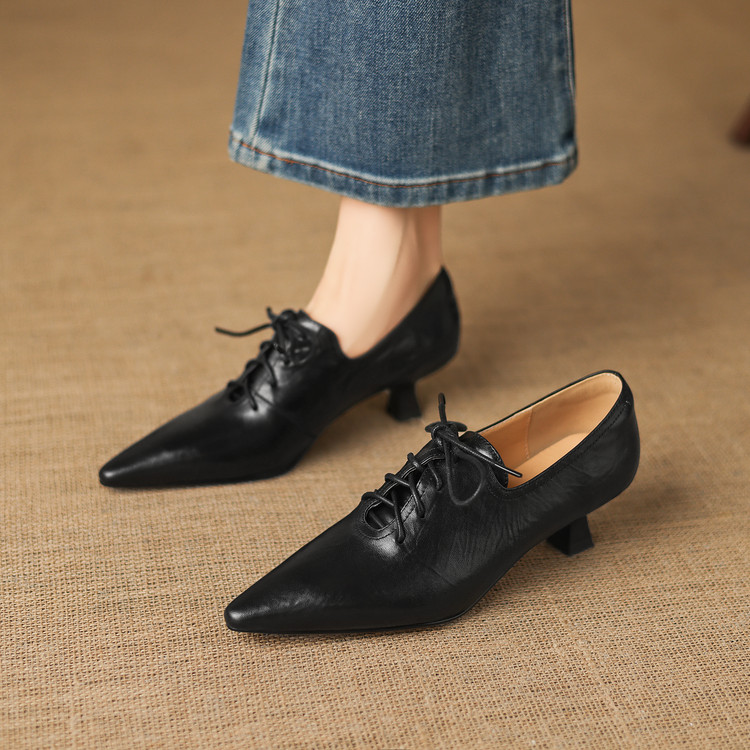 Deep Mouth Pointed Toe Mid Heel Pumps in Sheepskin