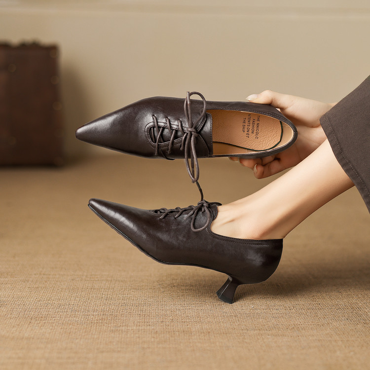 Deep Mouth Pointed Toe Mid Heel Pumps in Sheepskin