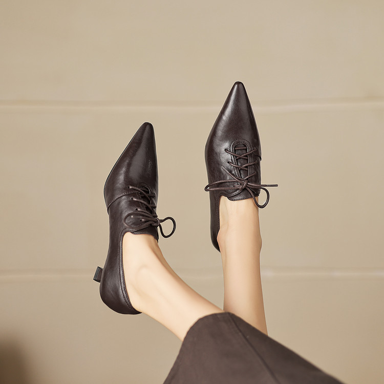 Deep Mouth Pointed Toe Mid Heel Pumps in Sheepskin