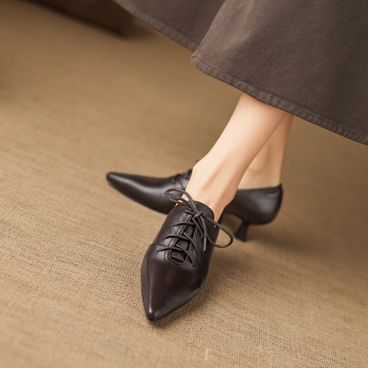 Deep Mouth Pointed Toe Mid Heel Pumps in Sheepskin