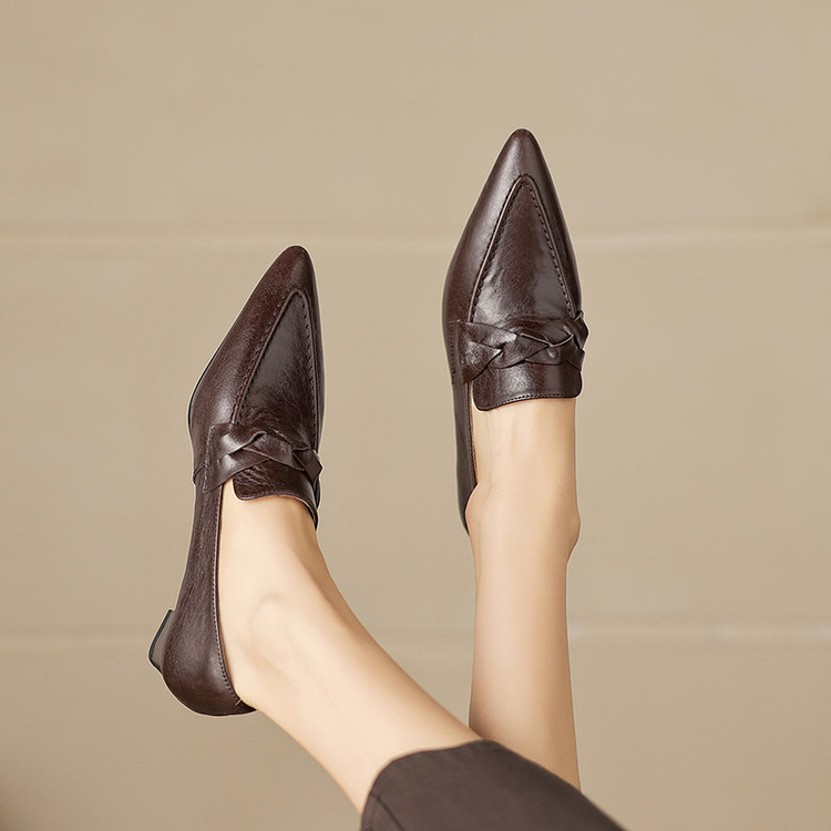 Deep Mouth Single Shoes in Brown and Black - Style k.html