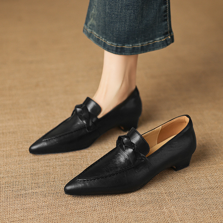 Deep Mouth Single Shoes in Brown and Black - Style k.html