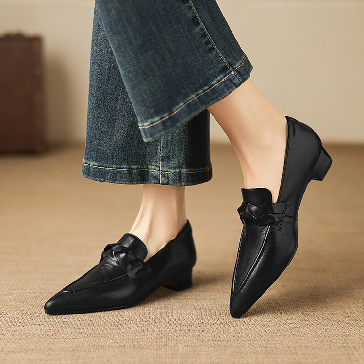 Deep Mouth Single Shoes in Brown and Black - Style k.html