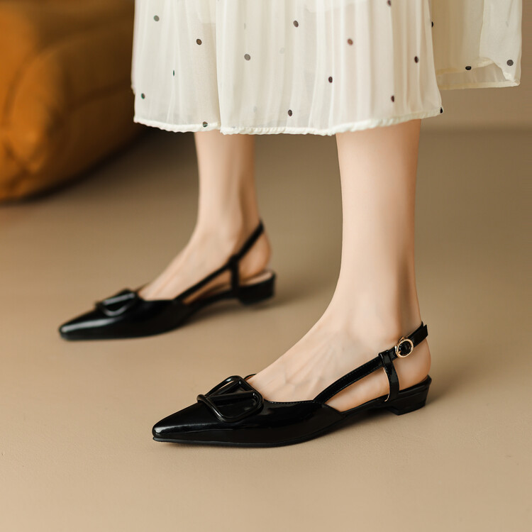 Sweet Closed Toe Flat Sandals with Metal Accent