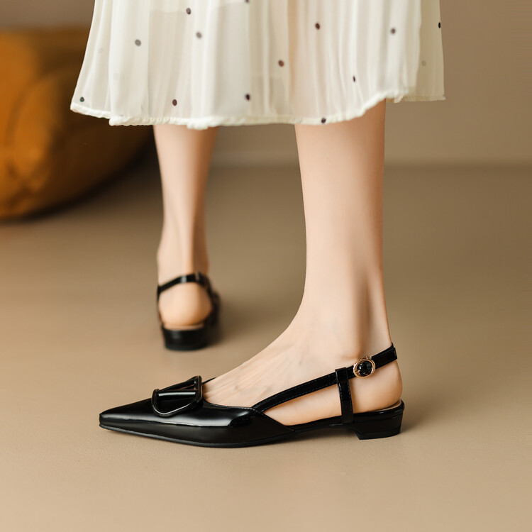 Sweet Closed Toe Flat Sandals with Metal Accent