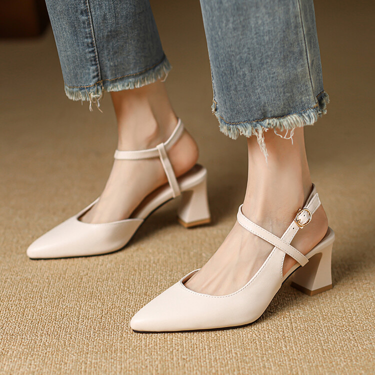 Women's Closed Toe Block Heel Sandals - Commuter Style Summer 2024