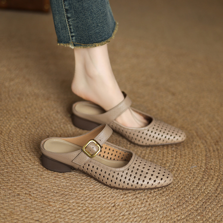 Women's Closed Toe Slippers with Chunky Heel - Style a.html