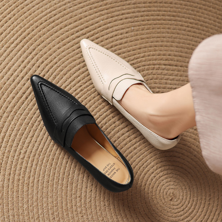 Women's Deep Mouth Pointed Toe Mid Heel Pumps in Sheepskin