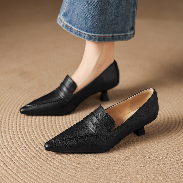Women's Deep Mouth Pointed Toe Mid Heel Pumps in Sheepskin