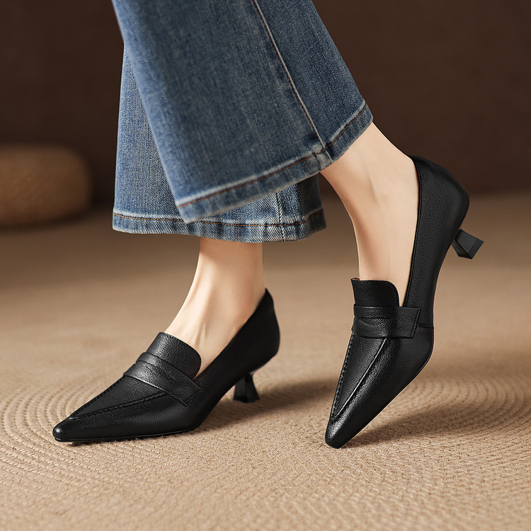 Women's Deep Mouth Pointed Toe Mid Heel Pumps in Sheepskin